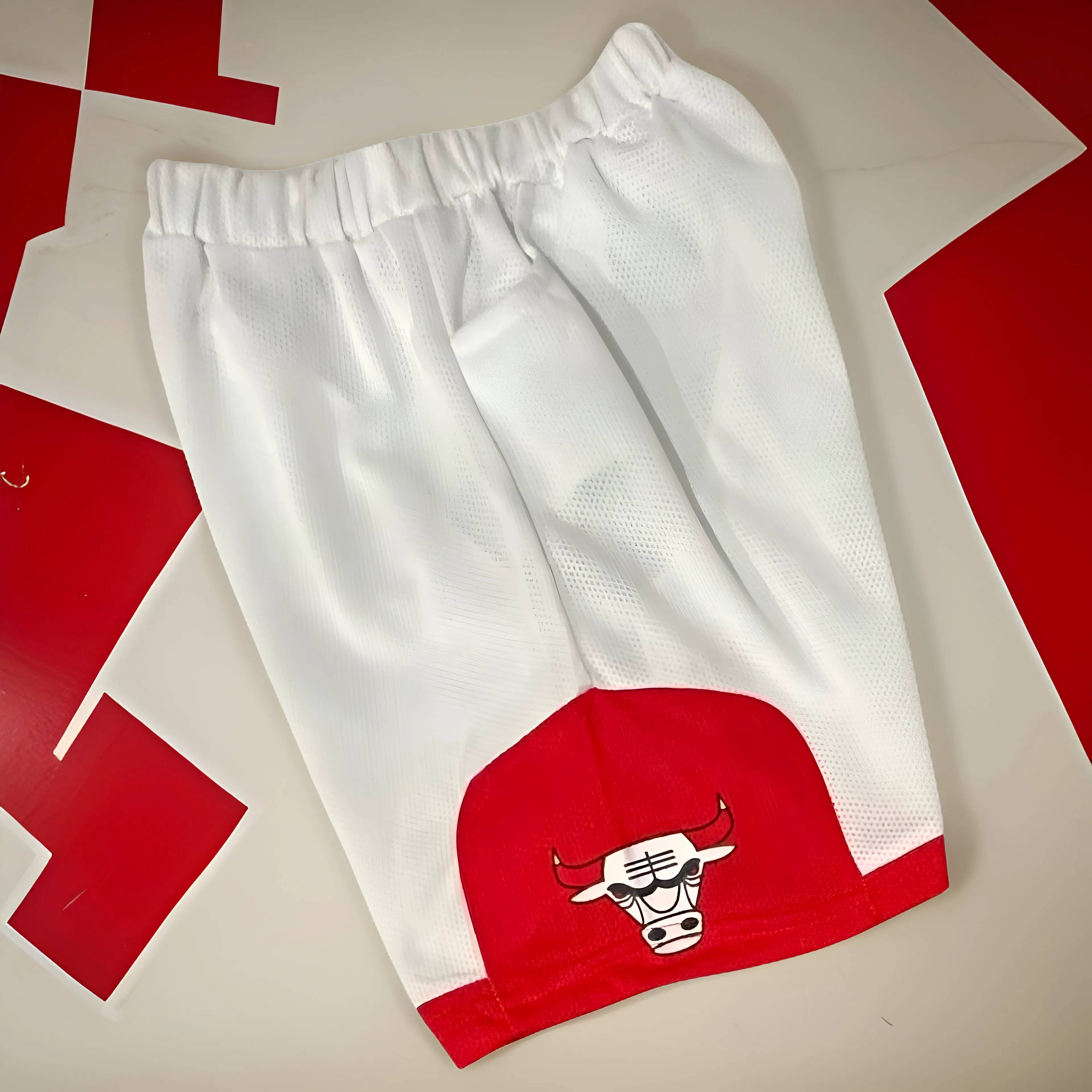 *CHICAGO BULLS* KIDS MESH BASKETBALL STYLE SHORTS (WHITE-RED) (150 cm WAIST)