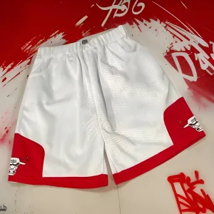 *CHICAGO BULLS* KIDS MESH BASKETBALL STYLE SHORTS (WHITE-RED) (150 cm WAIST)