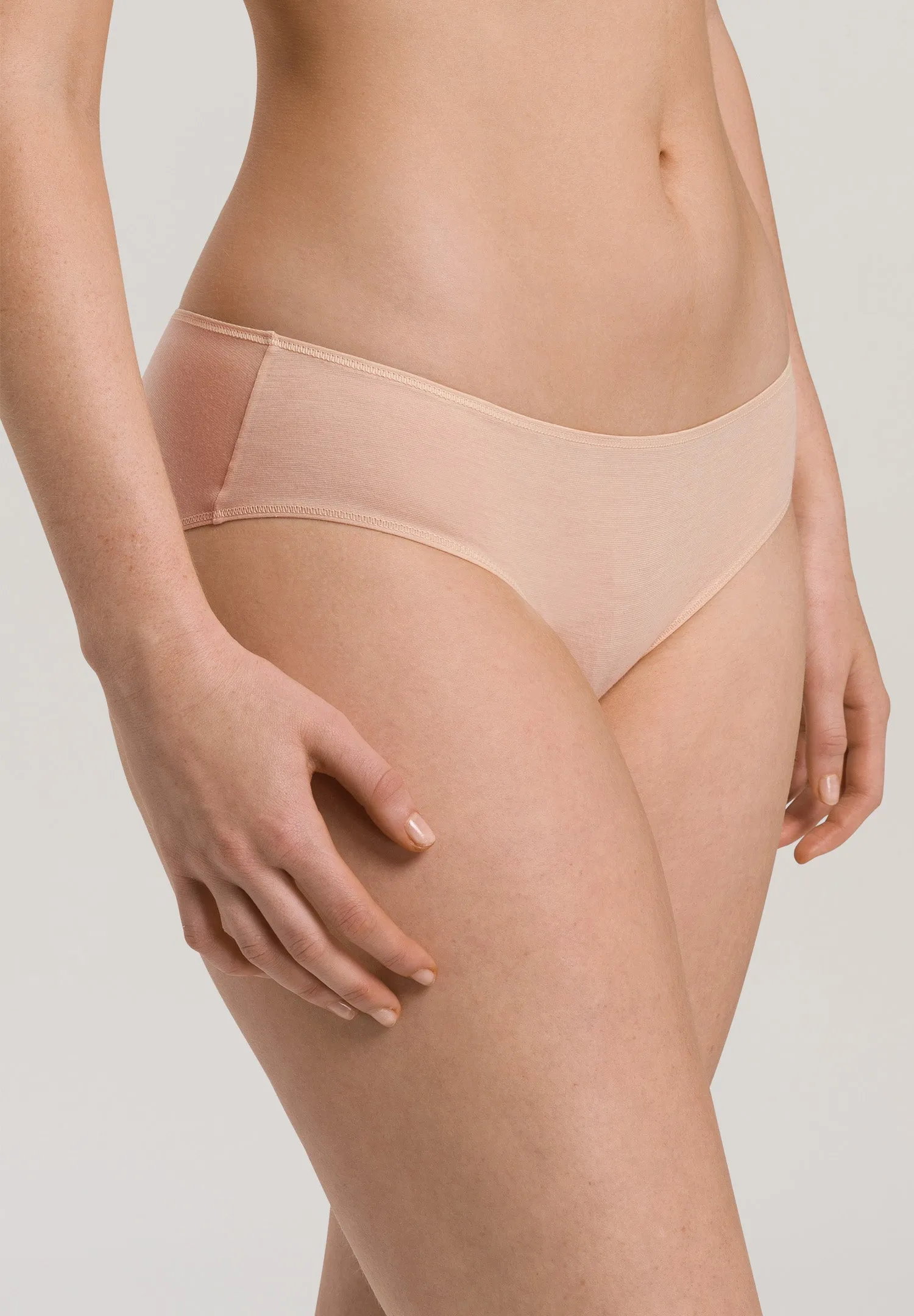 Ultralight Hi Cut Brief | Beige 71819-274